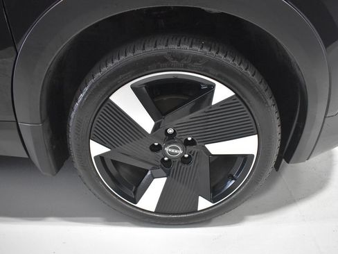 Certified 2025 Nissan Kicks SR w/ SR Premium Package AWD/4WD image 10