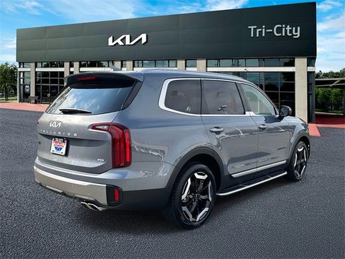 New 2025 Kia Telluride S image 4