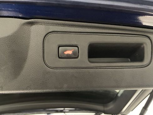 Used 2023 Honda Passport EX-L image 9