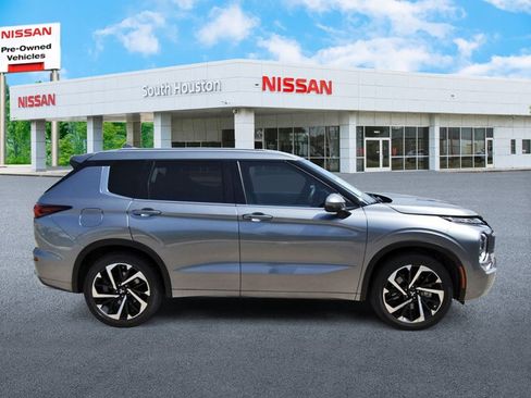Used 2023 Mitsubishi Outlander FWD image 5
