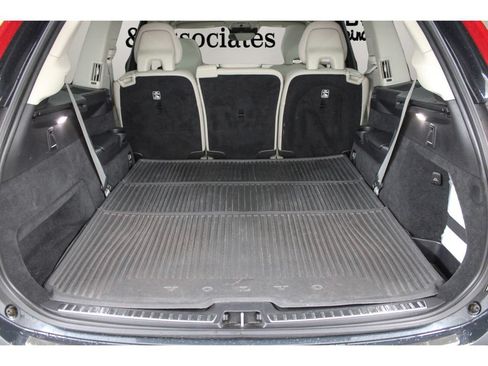 Used 2022 Volvo XC90 T5 Momentum w/ Climate Package FWD image 32