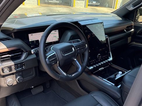Used 2026 GMC Yukon XL Denali RWD image 4