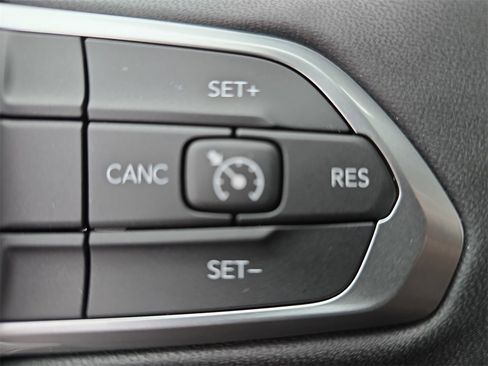 New 2026 Jeep Compass Latitude image 18