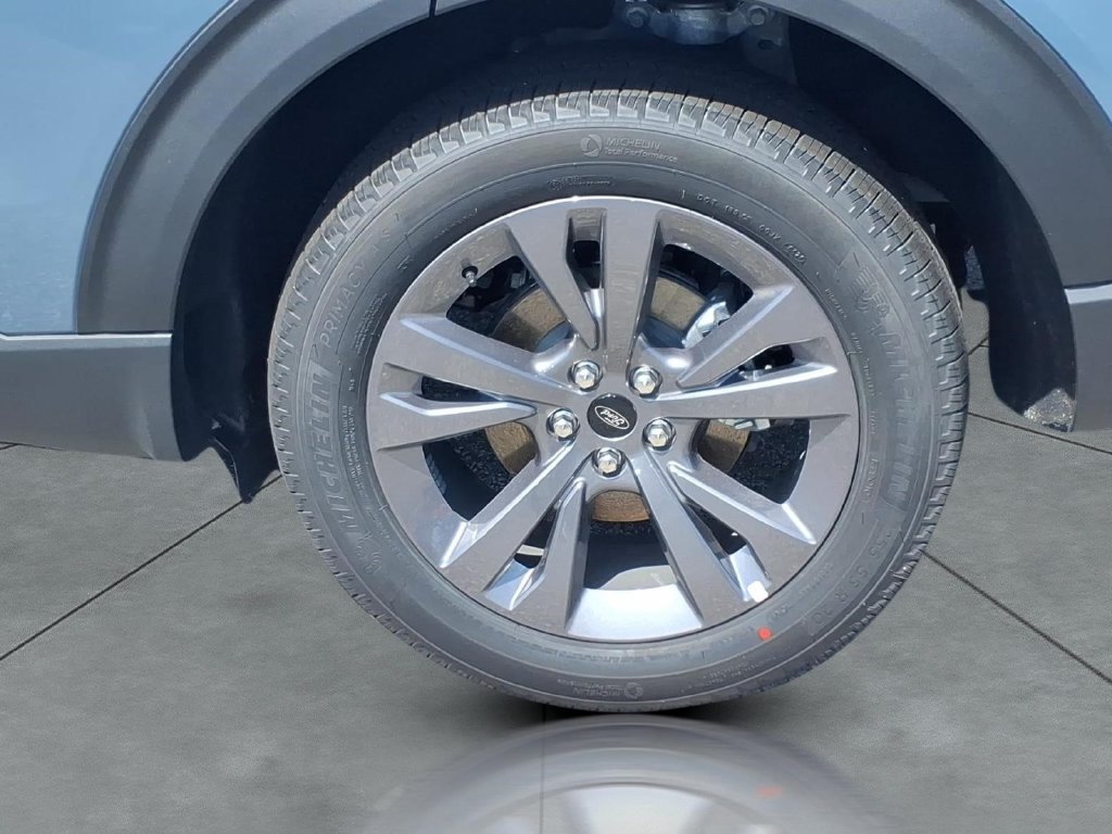 New 2026 Ford Explorer Active w/ Active Comfort Package AWD/4WD image 4
