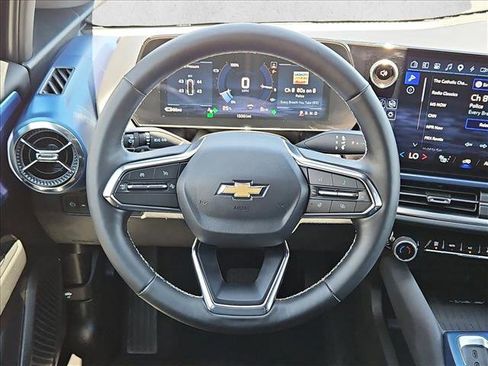 Certified 2025 Chevrolet Equinox EV LT FWD image 14