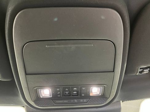 Used 2025 Ford Expedition Tremor AWD/4WD image 31