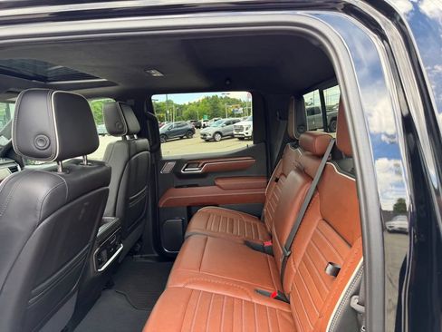 Used 2024 GMC Sierra 1500 Denali Ultimate AWD/4WD image 8