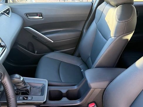 Used 2026 Toyota Corolla Cross XLE w/ Convenience Package FWD image 9