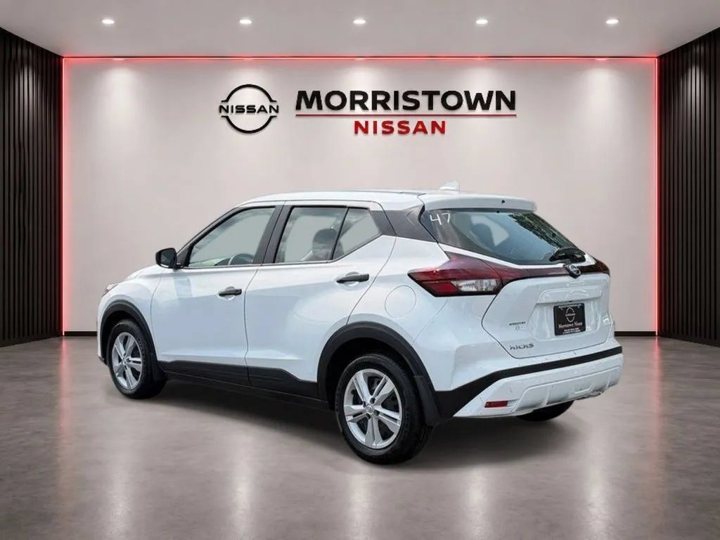 Used 2025 Nissan Kicks Play S FWD image 4