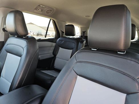 Used 2024 Ford Explorer XLT w/ Equipment Group 202A image 24