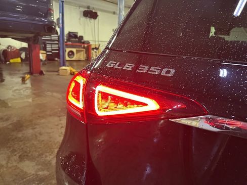 Used 2022 Mercedes-Benz GLE 350 4MATIC image 7