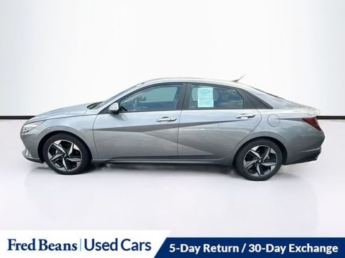 Used 2023 Hyundai Elantra SEL w/ Convenience Package FWD image 5