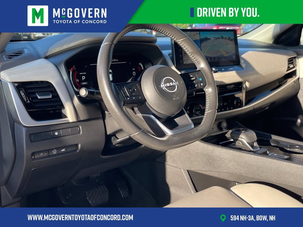 Used 2024 Nissan Rogue SL AWD/4WD image 13