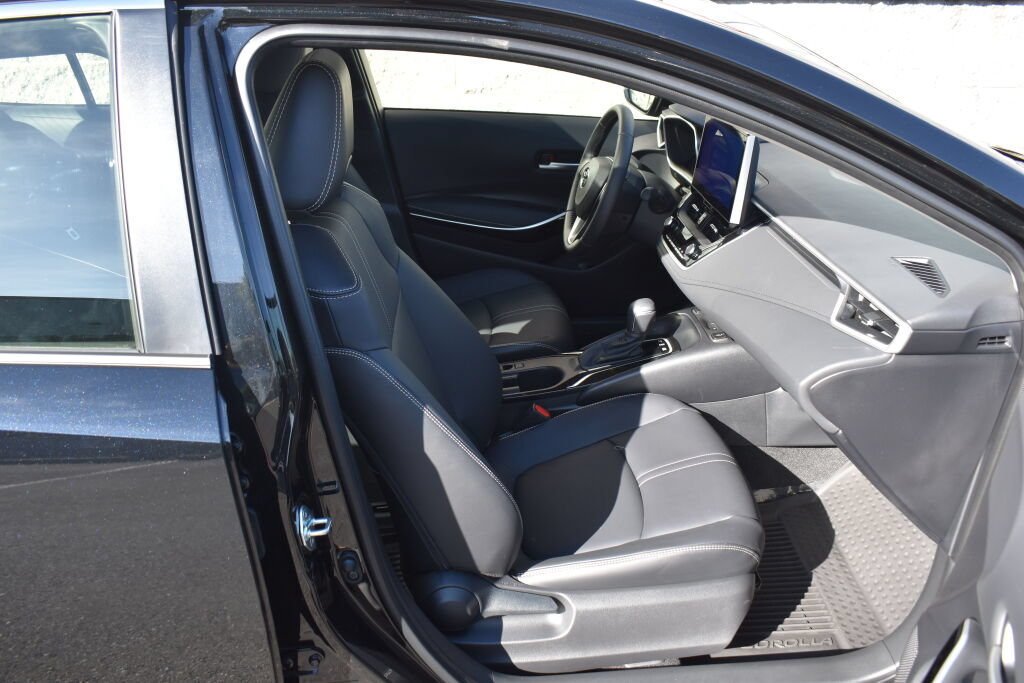 Certified 2026 Toyota Corolla XLE FWD image 25