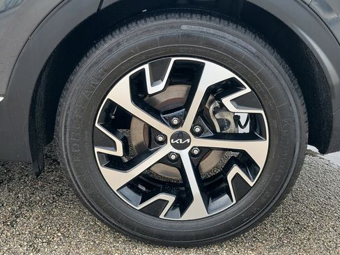 Used 2023 Kia Sportage EX FWD image 9