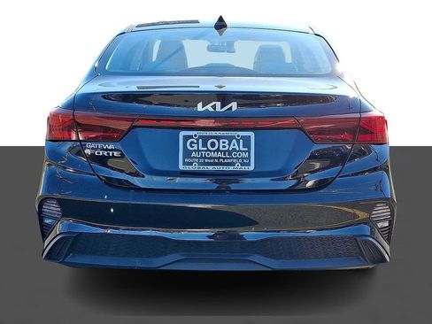 Used 2023 Kia Forte LXS image 6