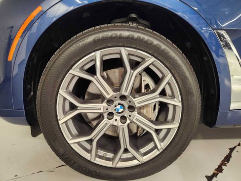Used 2022 BMW X7 xDrive40i w/ Premium Package AWD/4WD image 8