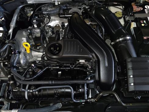 Used 2023 Volkswagen Jetta Sport image 30