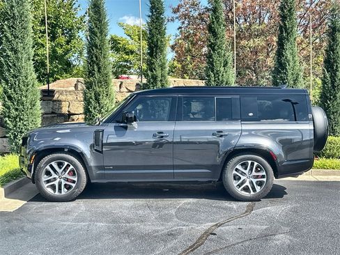 Used 2024 Land Rover Defender 130 X image 2