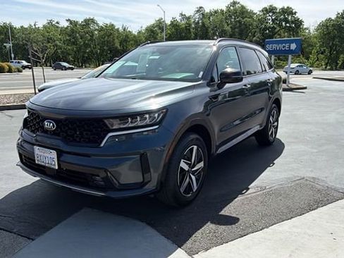 Used 2021 Kia Sorento EX w/ Panoramic Sunroof Package image 1
