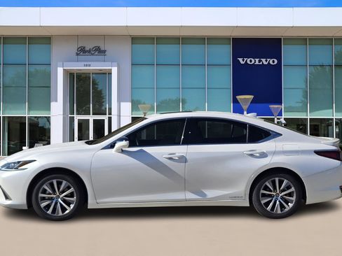 Used 2020 Lexus ES 300h w/ Premium Package image 3