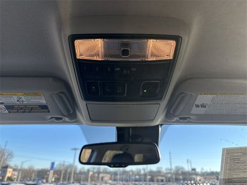 Used 2022 Toyota 4Runner SR5 Premium image 24