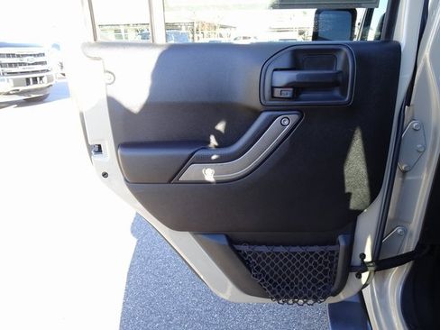 Used 2018 Jeep Wrangler Unlimited Sport S image 13