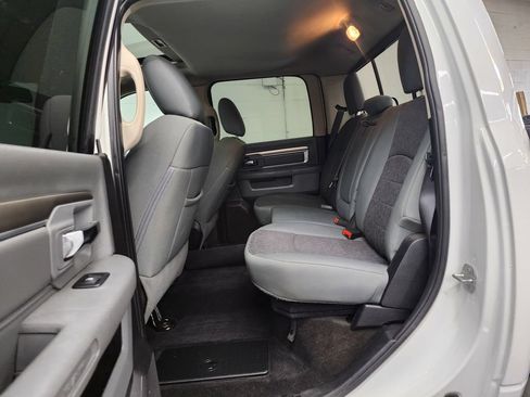 Used 2017 RAM 2500 Big Horn w/ Sport Appearance Group AWD/4WD image 25