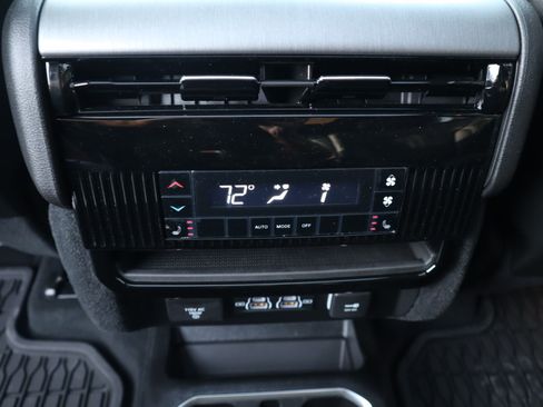 New 2026 Jeep Grand Wagoneer Limited AWD/4WD image 10