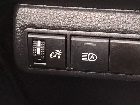 Used 2021 Toyota Corolla SE image 26