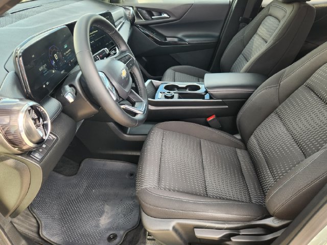 Used 2026 Chevrolet Equinox LT FWD image 13