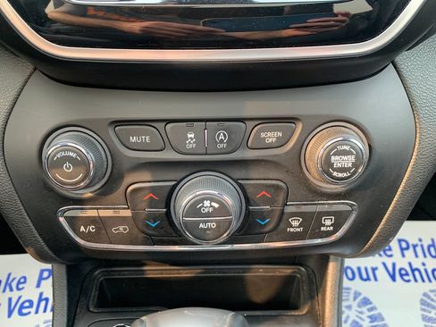 Used 2021 Jeep Cherokee High Altitude AWD/4WD image 26