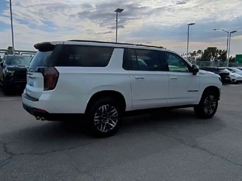 Used 2025 Chevrolet Suburban Z71 AWD/4WD image 8