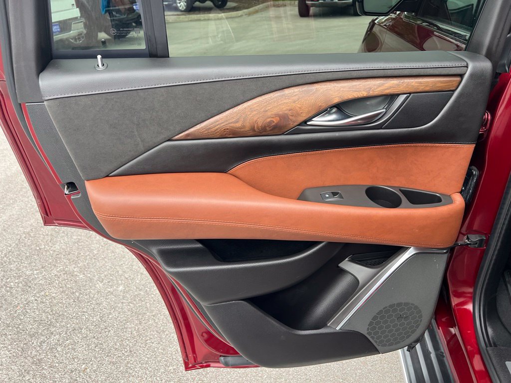 Used 2017 Cadillac Escalade Luxury AWD/4WD image 20