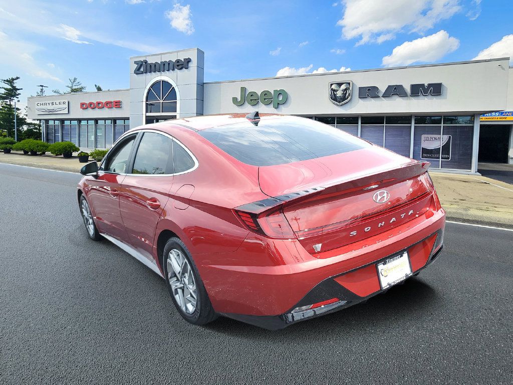 Used 2023 Hyundai Sonata SEL w/ Preferred Accessory Package FWD image 3