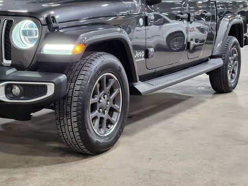 Used 2021 Jeep Gladiator Overland image 17