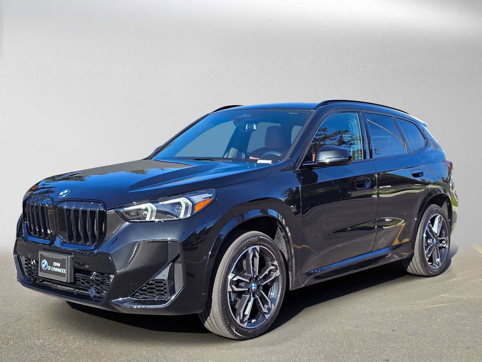 Used 2026 BMW X1 xDrive28i w/ M Sport Package AWD/4WD image 7