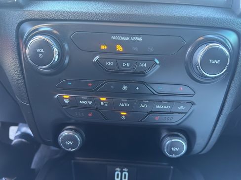 Used 2020 Ford Ranger Lariat w/ Equipment Group 501A Mid image 18