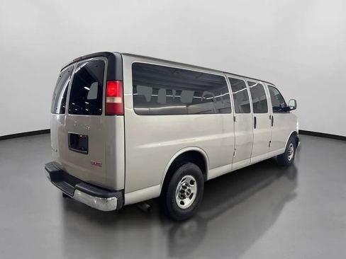 Used 2008 GMC Savana 3500 Extended Passenger w/ LT Preferred Equipment Group image 10