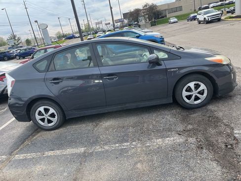 Used 2013 Toyota Prius Two image 2