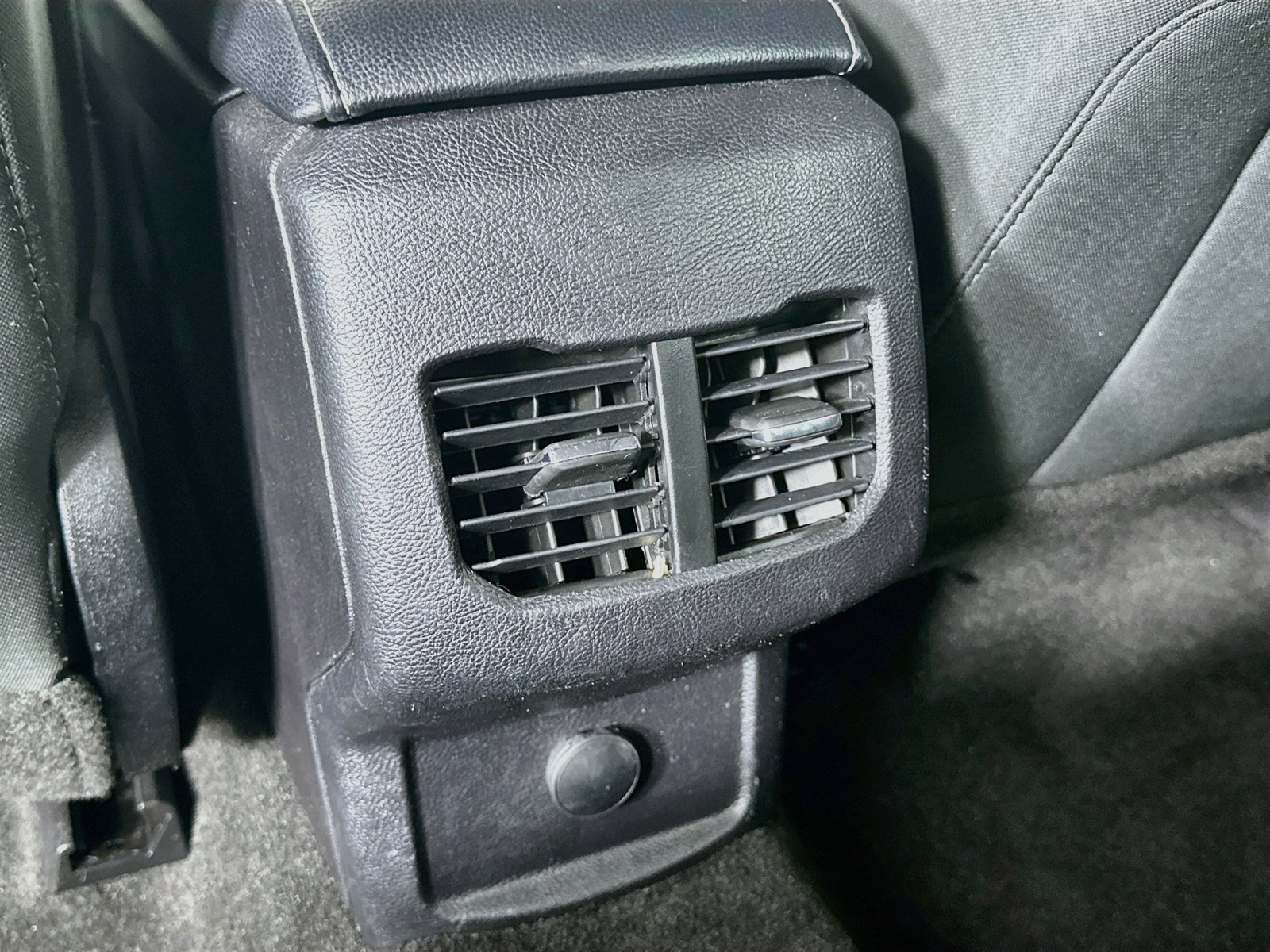 Used 2019 Ford Fusion SE FWD image 37