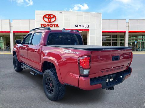 Used 2022 Toyota Tacoma SR5 w/ Technology Package image 4