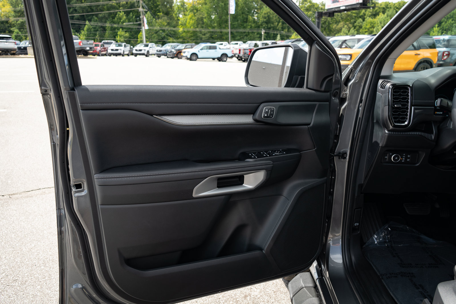 New 2026 Ford Ranger Lariat w/ FX4 Off-Road Package AWD/4WD image 17