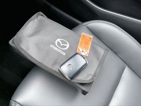 Used 2022 MAZDA MAZDA3 s image 14