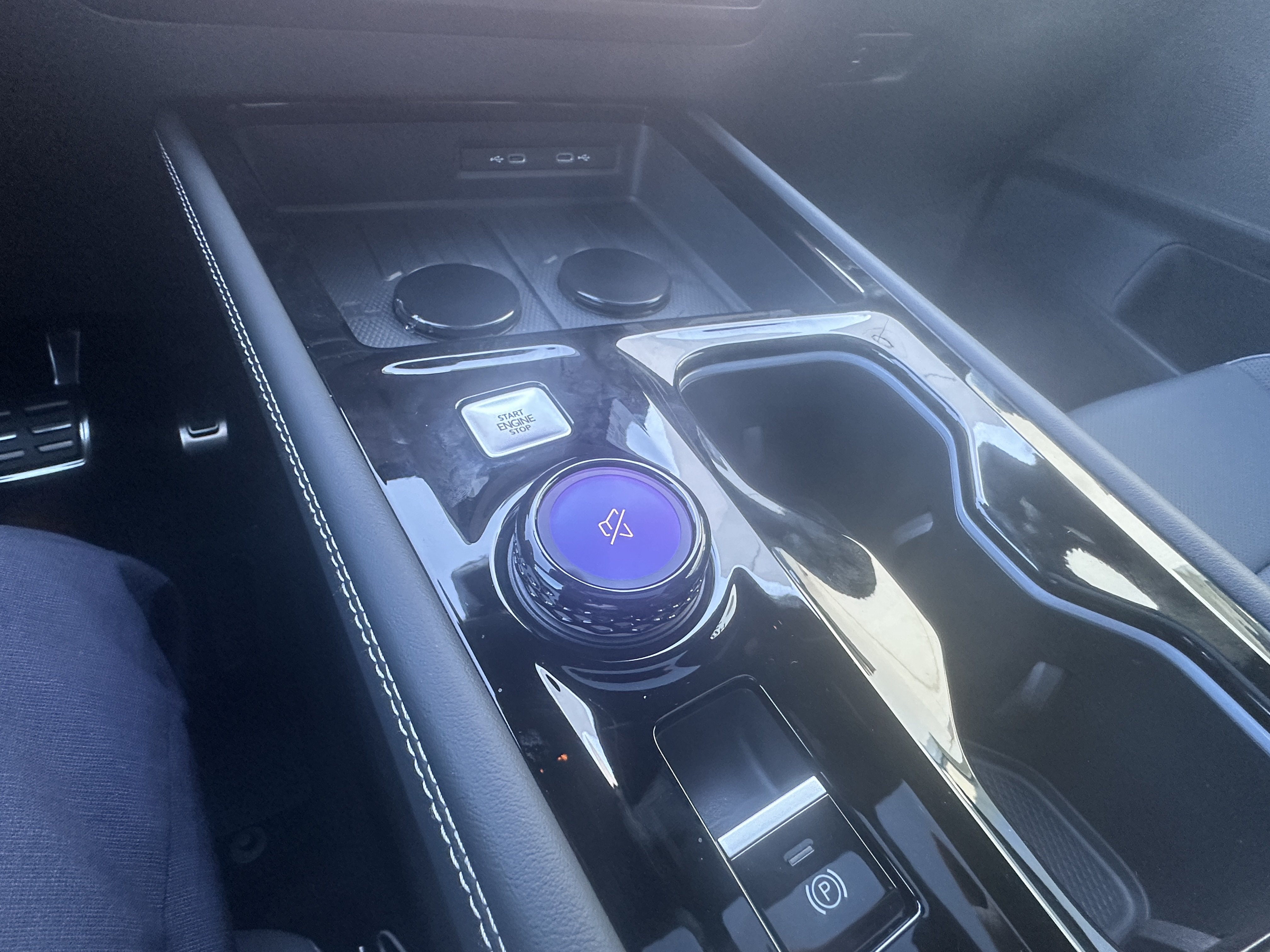 New 2027 Volkswagen Atlas SEL R-Line AWD/4WD image 17