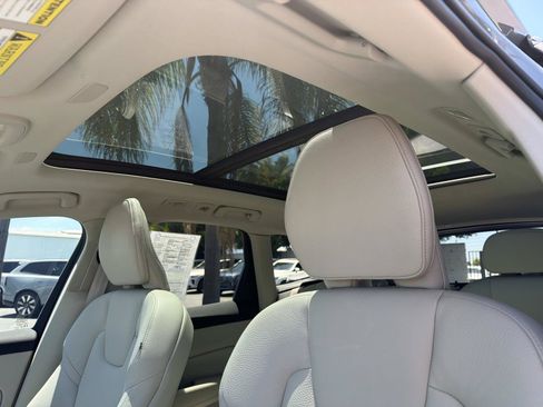 Certified 2023 Volvo XC60 T8 Plus AWD/4WD image 35