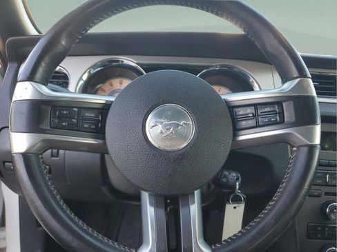 Used 2010 Ford Mustang Convertible RWD image 14