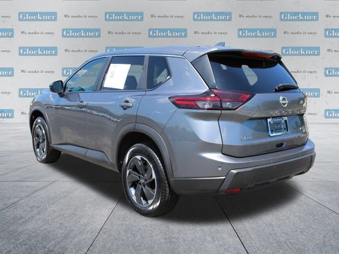 Used 2025 Nissan Rogue SV AWD/4WD image 8