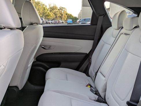 New 2026 Hyundai Tucson SE image 13