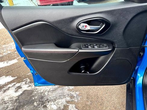 Used 2021 Jeep Cherokee Trailhawk w/ Trailer Tow Group image 24